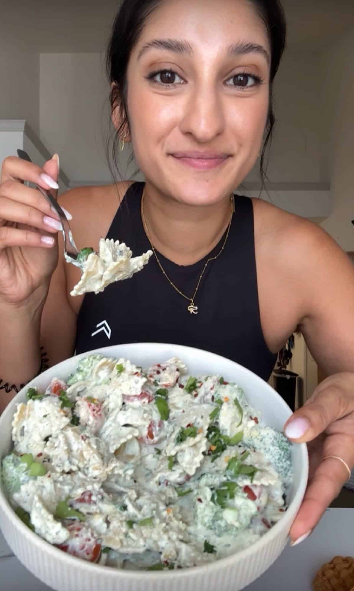 Creamy Green Chutney Protein Pasta 2 creamy green chutney protein pasta bite 1