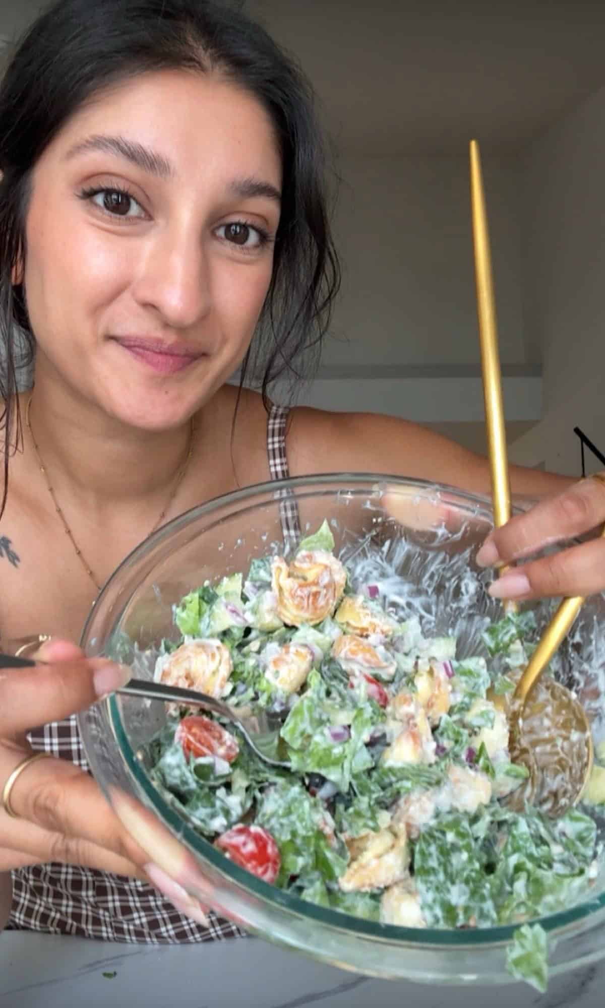 crunchy tortellini salad bite
